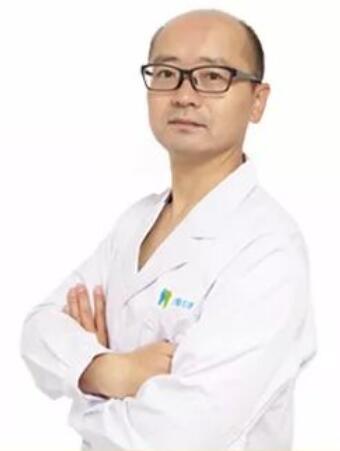 沈陽圣泰口腔門診部 張學(xué)鵬