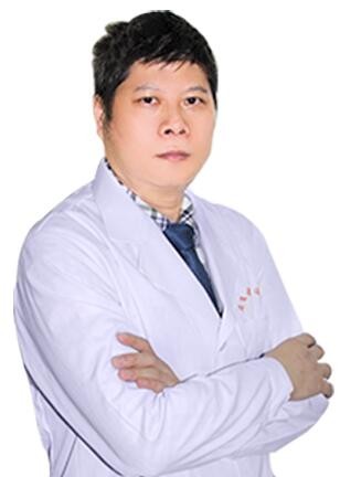 深圳啟飛口腔門(mén)診部 謝家偉