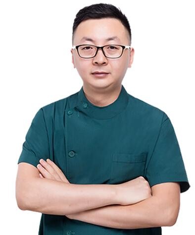 貴陽博美口腔門診部 任猛