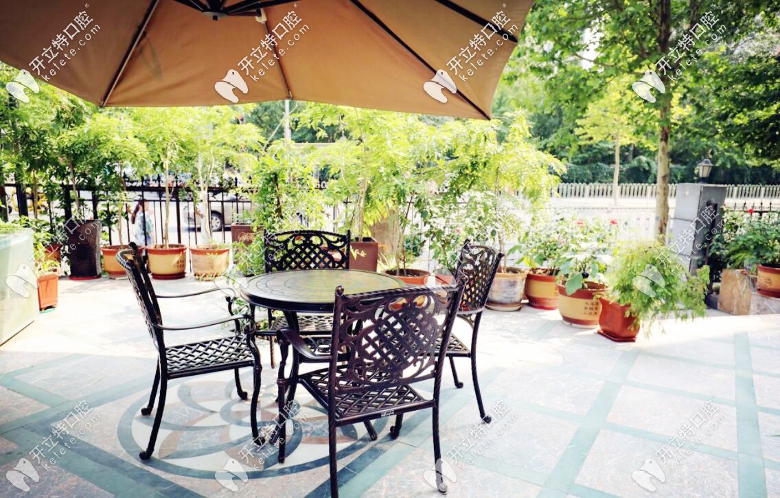 花園式的外部等候區(qū)